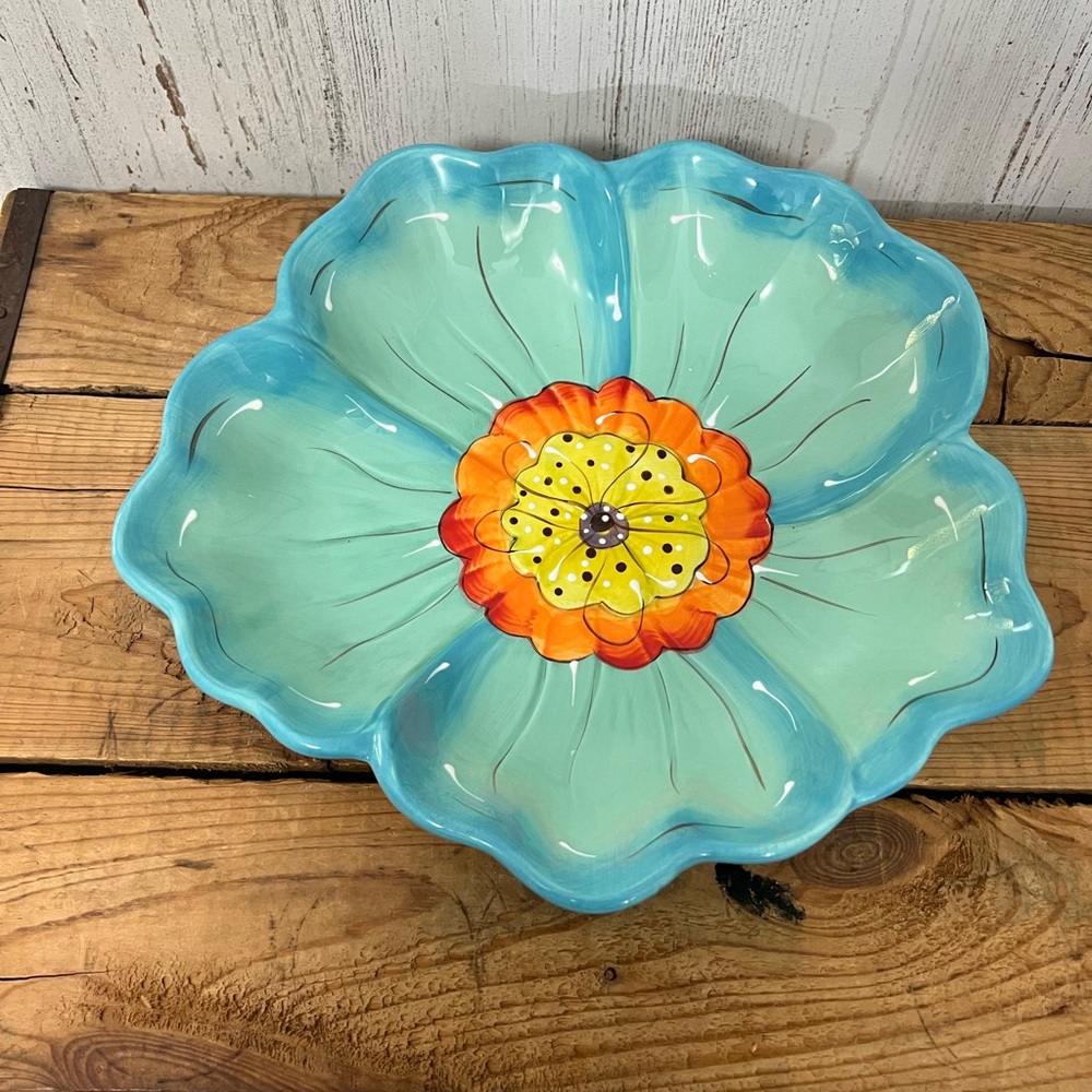 Laurie Gates flower bowl blue serving